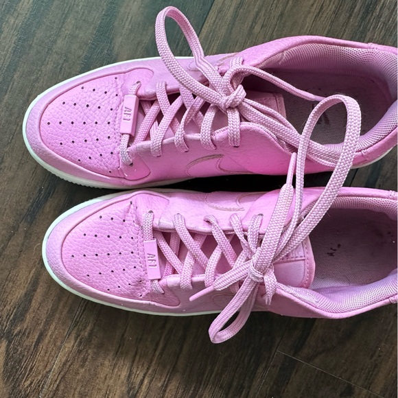 Women’s Air Force 1 Sage Low 'Psychic Pink!! - Picture 3 of 6